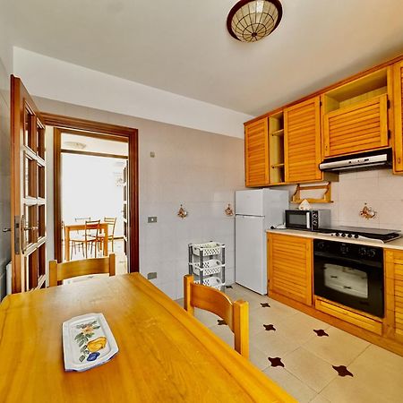 Holidaycasa Leone - Con Posto Auto A 200Mt Dal Mare سبرلونغا المظهر الخارجي الصورة