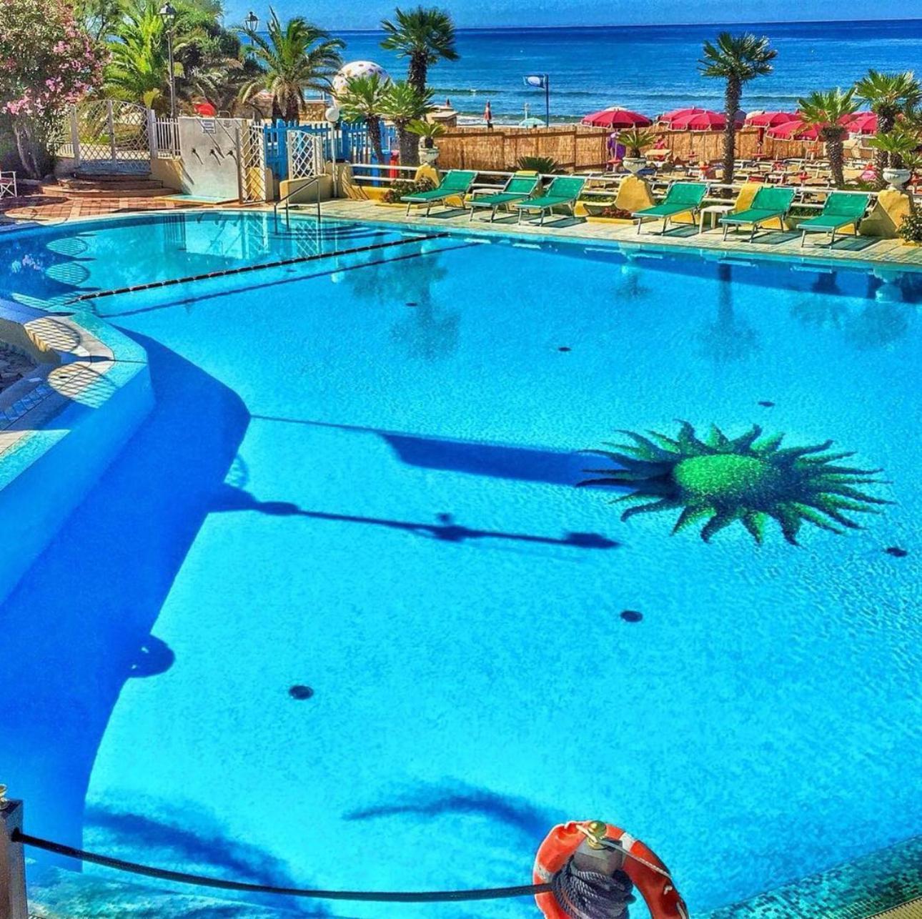 Holidaycasa Leone - Con Posto Auto A 200Mt Dal Mare سبرلونغا المظهر الخارجي الصورة